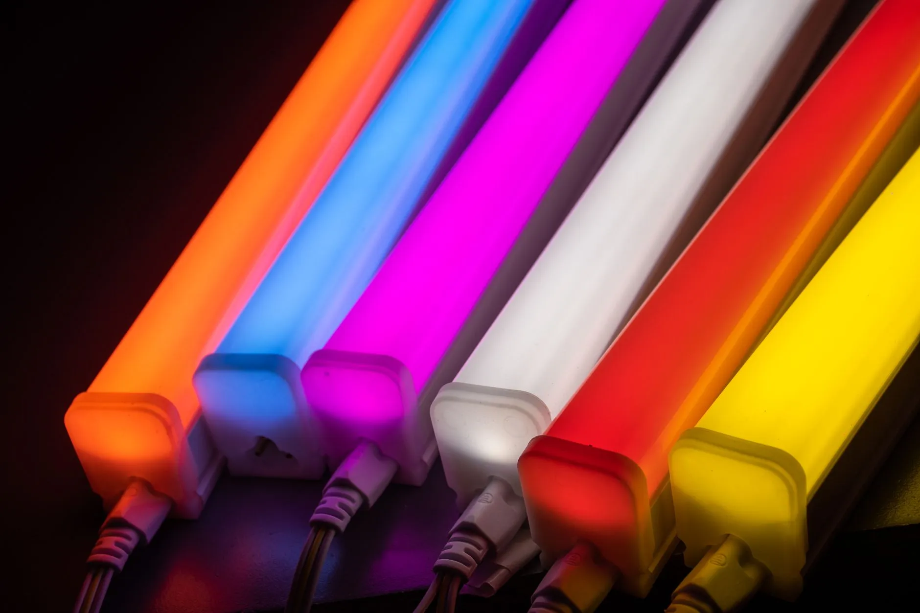 重庆道之源LED灯管与球泡灯性能对比及选型建议